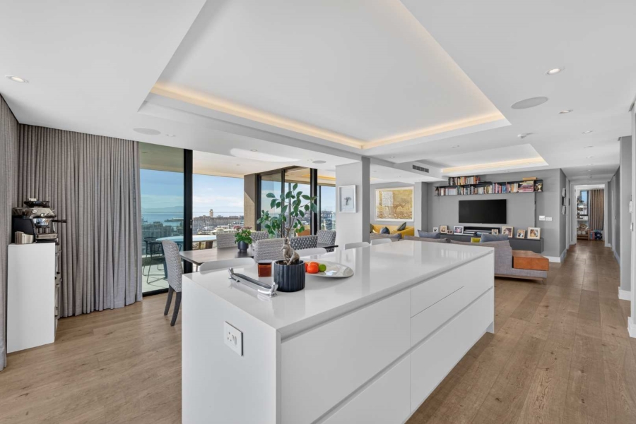 3 Bedroom Property for Sale in Green Point Western Cape